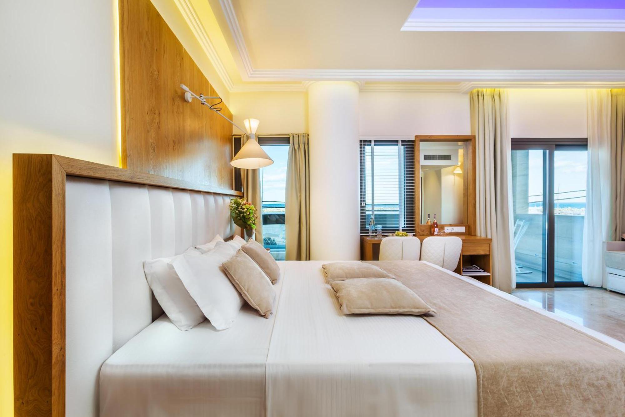 Porto Marine Hotel ปลาตาโมนาส ภายนอก รูปภาพ