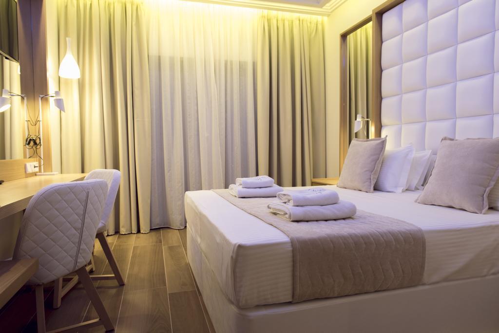 Porto Marine Hotel ปลาตาโมนาส ภายนอก รูปภาพ