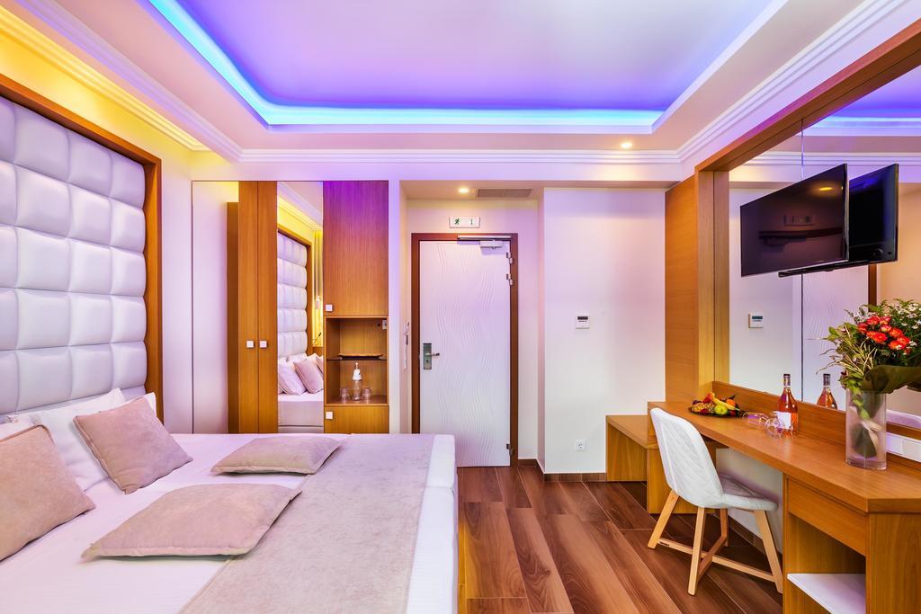 Porto Marine Hotel ปลาตาโมนาส ภายนอก รูปภาพ